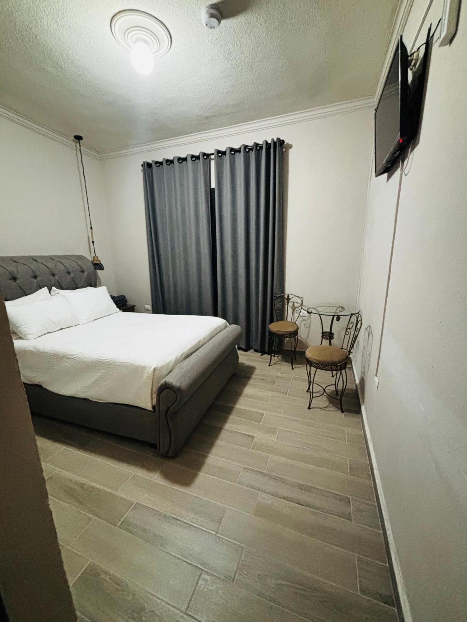 Casa Victoria Hotel 2*